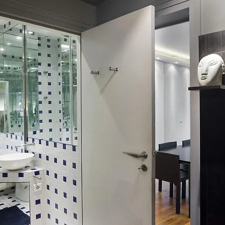 Faubourg Chic Apartment